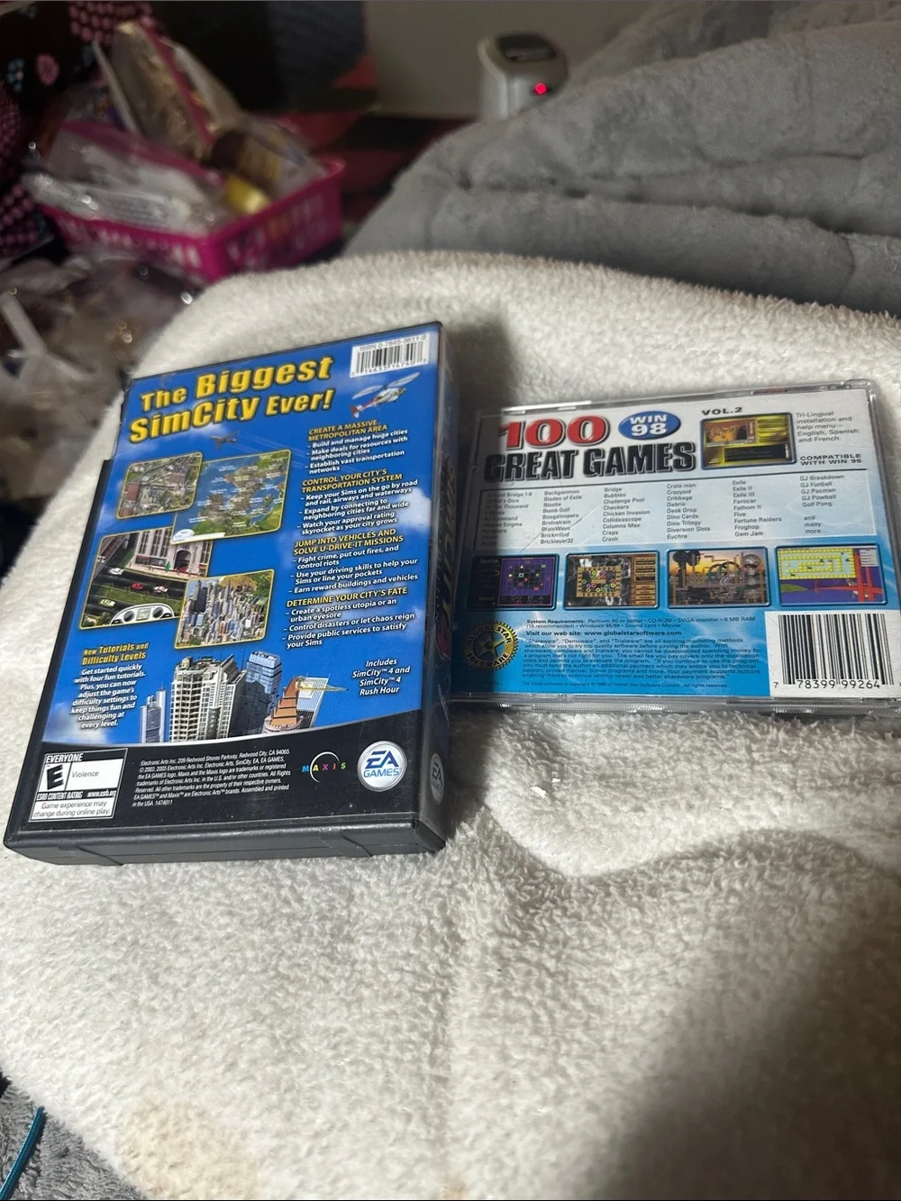 SimCity 4 Deluxe Edition PC Game + 100 Great Games CD-case broken